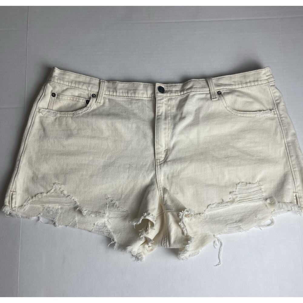 Aerie Plus Size Shorts XXL 44" Waist Off White Distressed Jean Short 11" Reis 2.